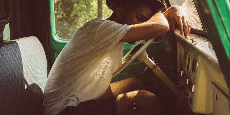 地板色差是瑕疵还是艺术？掌握SPC地板选色与铺装，告别维修烦恼